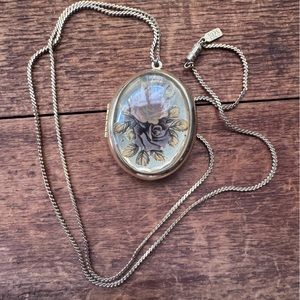 1928 23 inch Oval Floral Locket